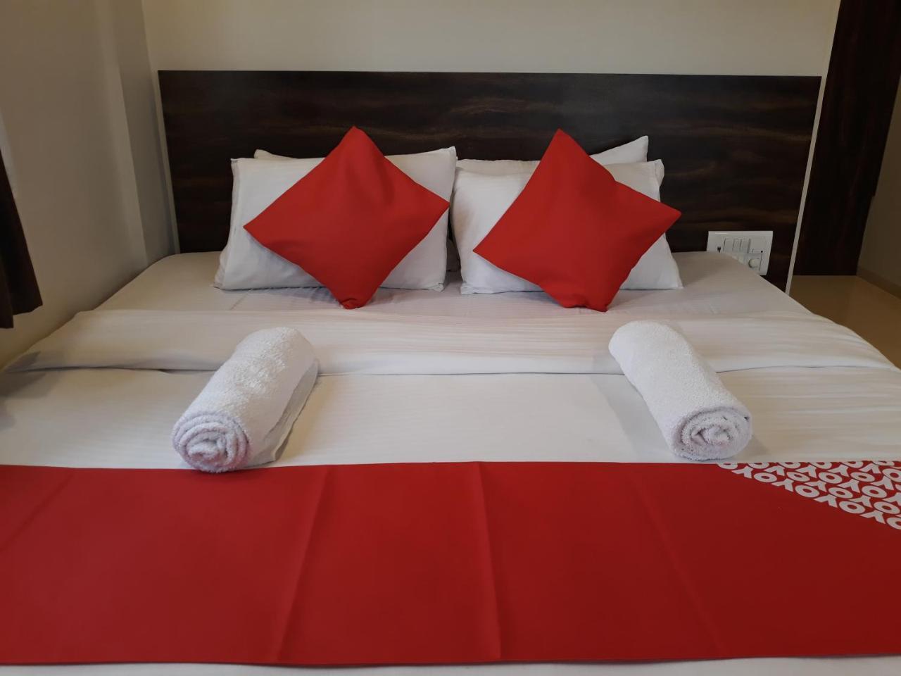 M . K . Palace Hotel Mahābaleshwar Екстериор снимка